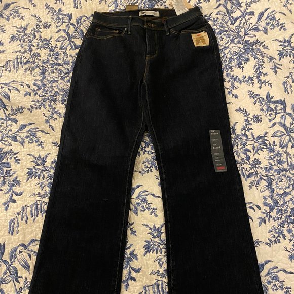 Levi’s 512 Bootcut Jeans - Picture 3 of 5